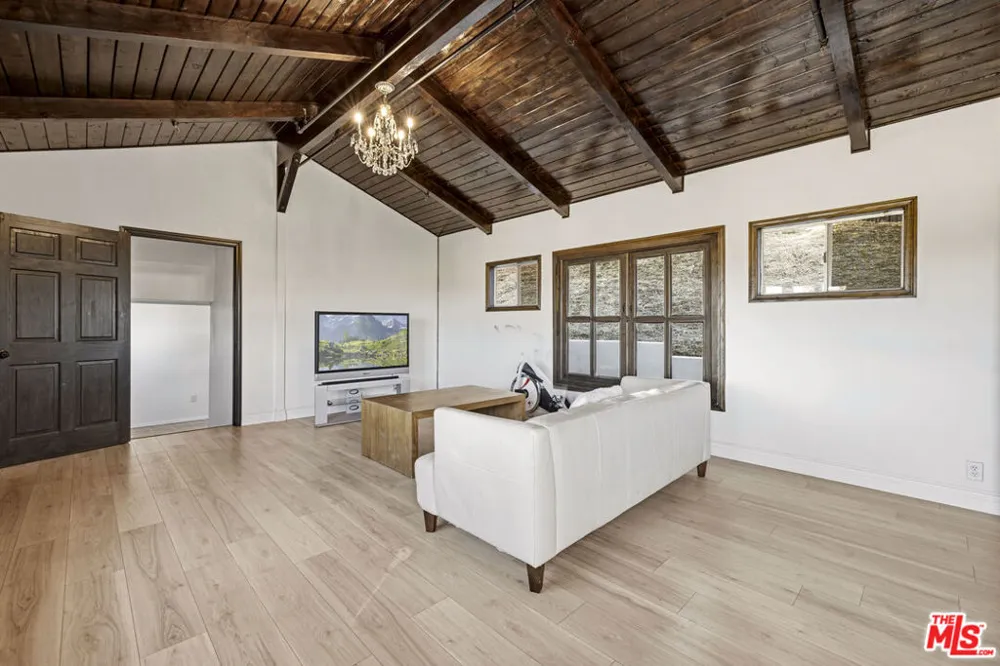 23911 Homezell Drive West Hills, CA 91304