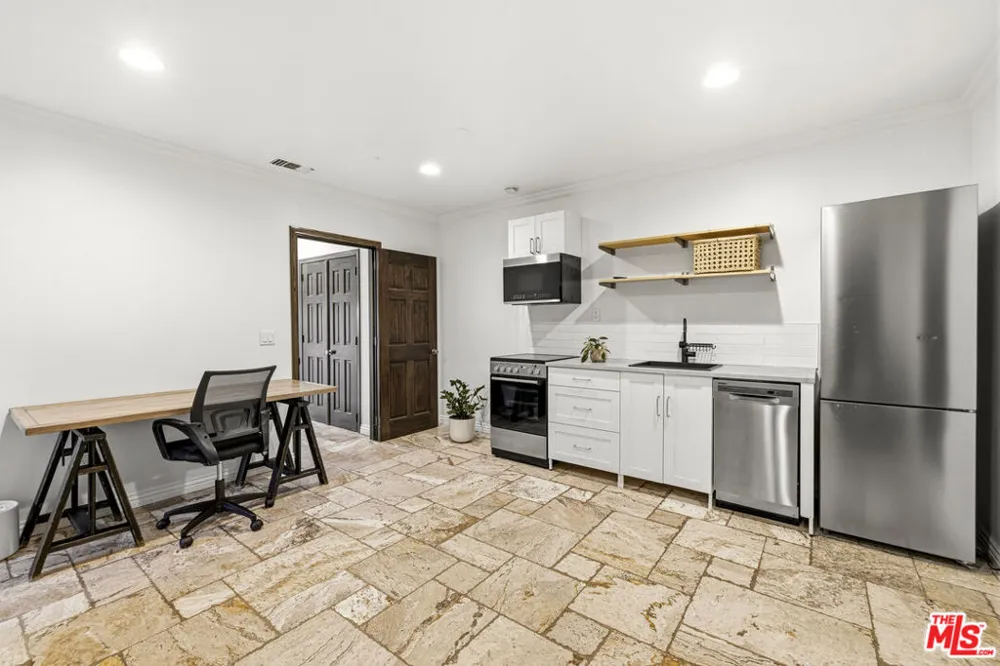 23911 Homezell Drive West Hills, CA 91304