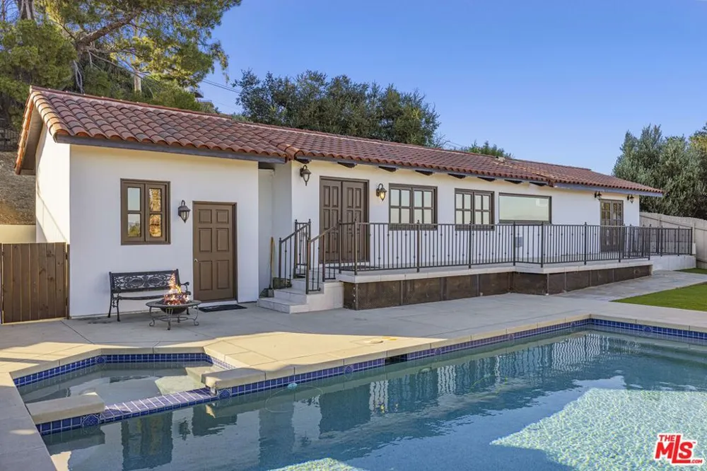23911 Homezell Drive West Hills, CA 91304