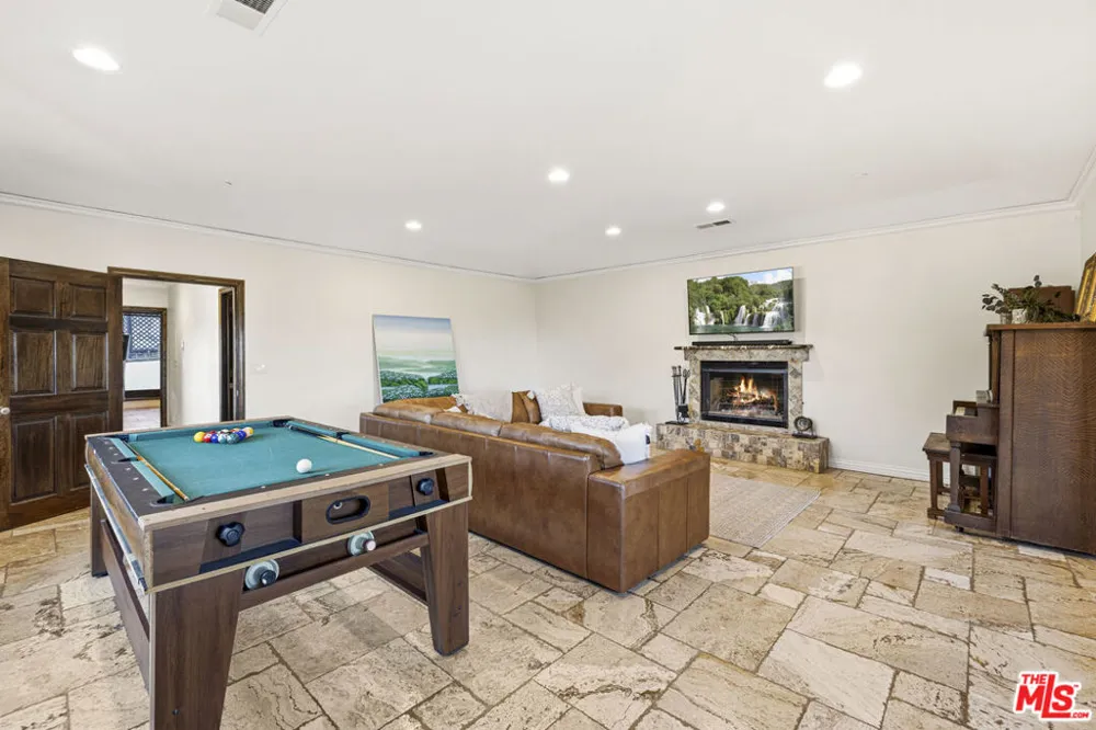 23911 Homezell Drive West Hills, CA 91304