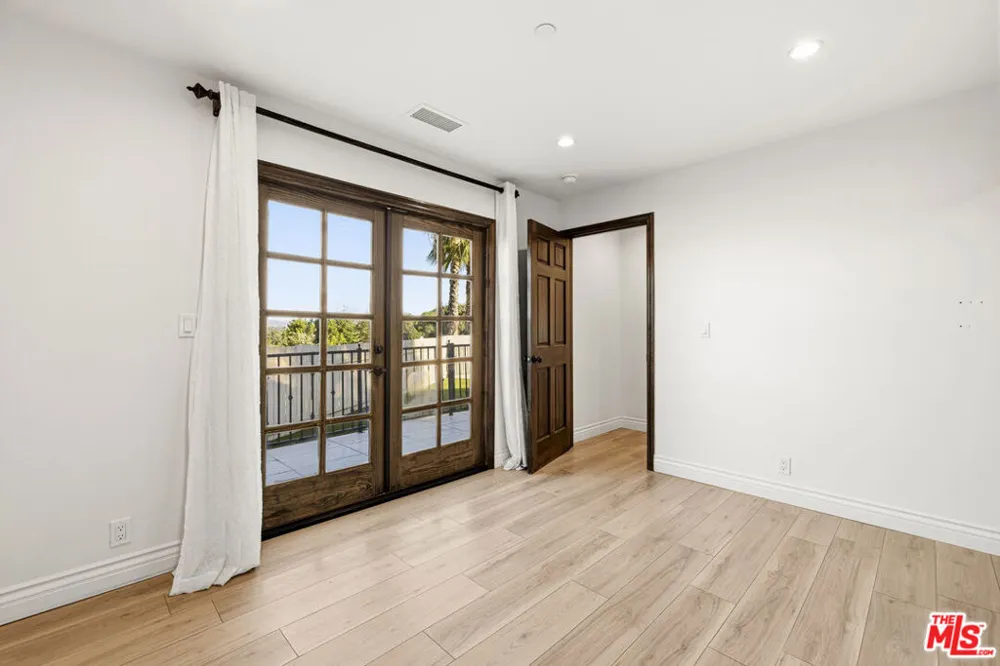 23911 Homezell Drive West Hills, CA 91304