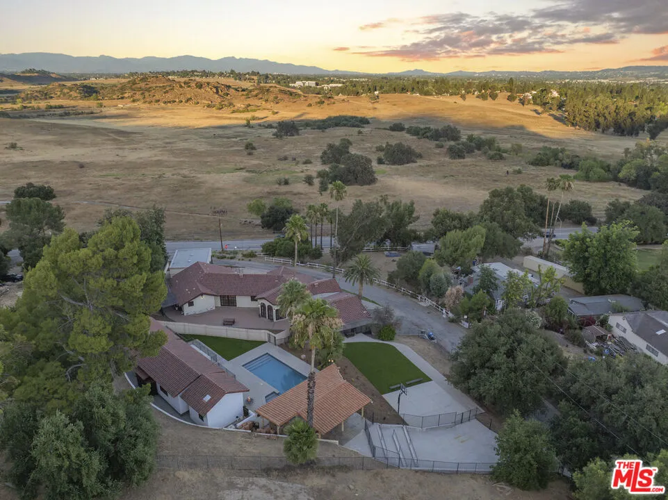 23911 Homezell Drive West Hills, CA 91304