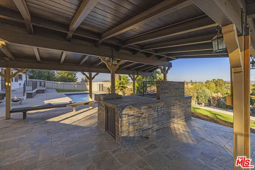23911 Homezell Drive West Hills, CA 91304