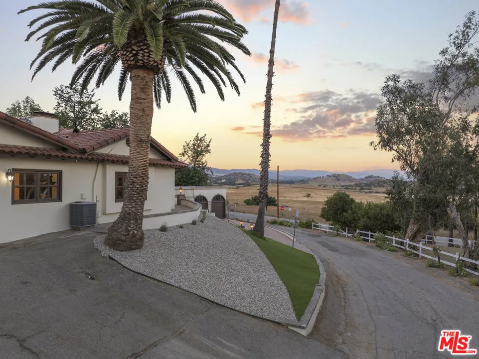 23911 Homezell Drive West Hills, CA 91304