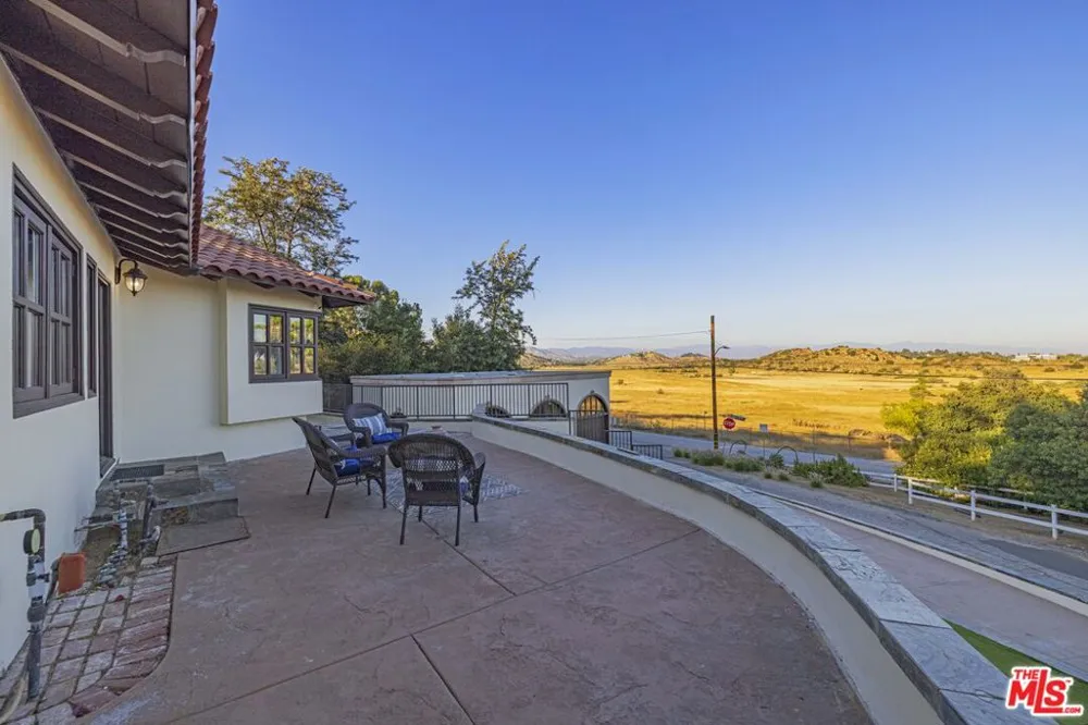 23911 Homezell Drive West Hills, CA 91304