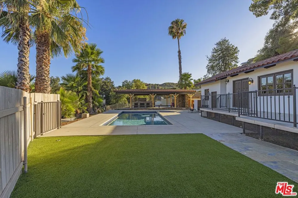 23911 Homezell Drive West Hills, CA 91304