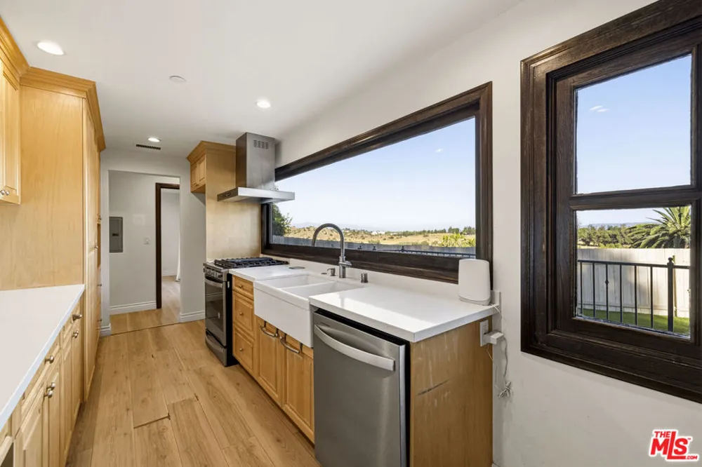 23911 Homezell Drive West Hills, CA 91304