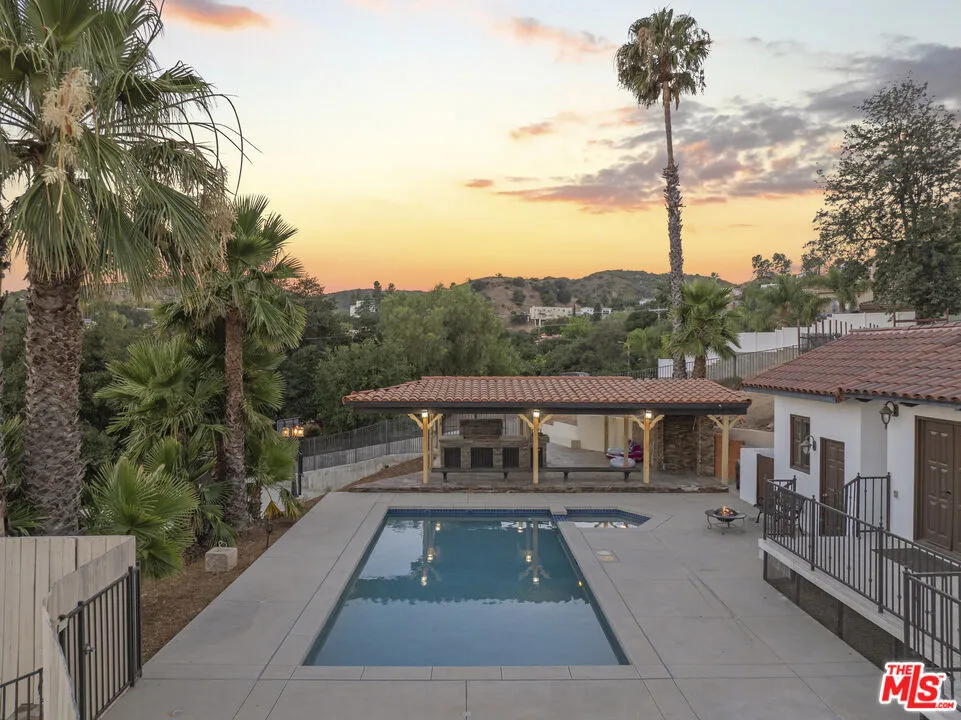 23911 Homezell Drive West Hills, CA 91304