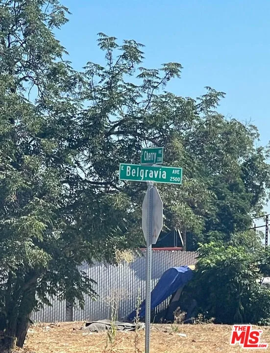 2328 S Cherry Fresno, CA 93706