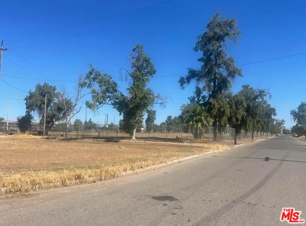 2328 S Cherry Fresno, CA 93706