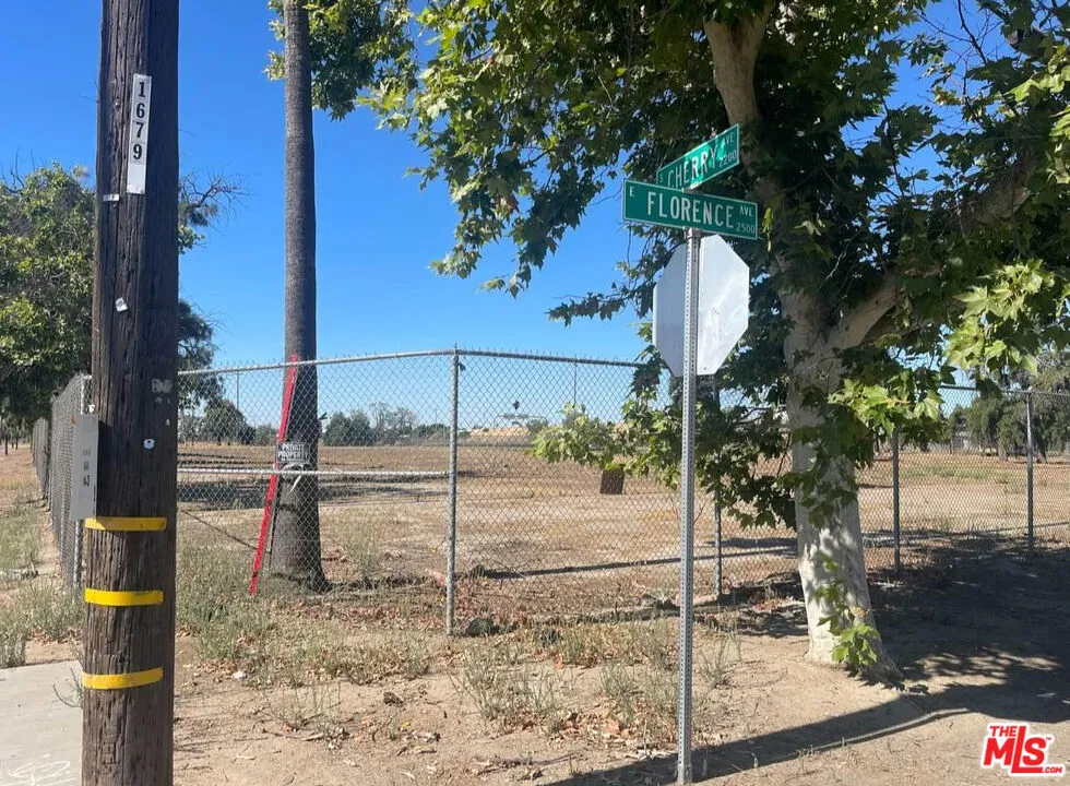 2328 S Cherry Fresno, CA 93706