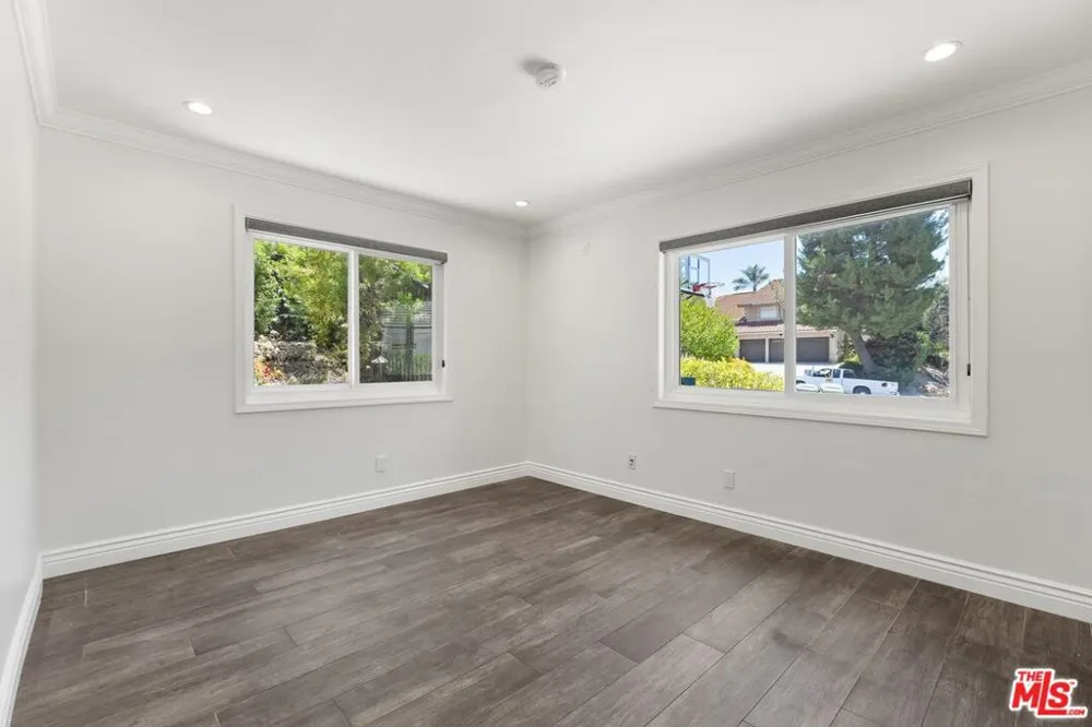22405 Calipatria Drive Calabasas, CA 91302