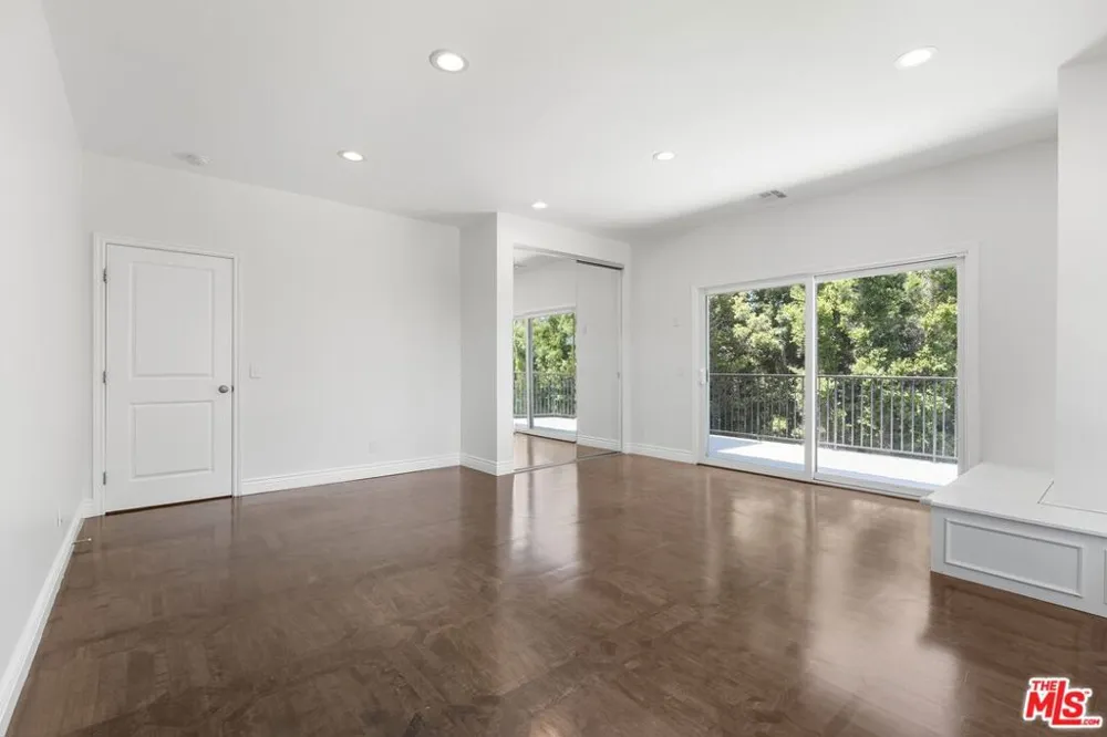 22405 Calipatria Drive Calabasas, CA 91302