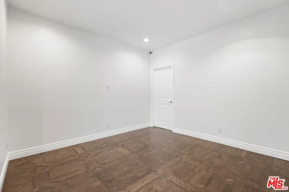 22405 Calipatria Drive Calabasas, CA 91302
