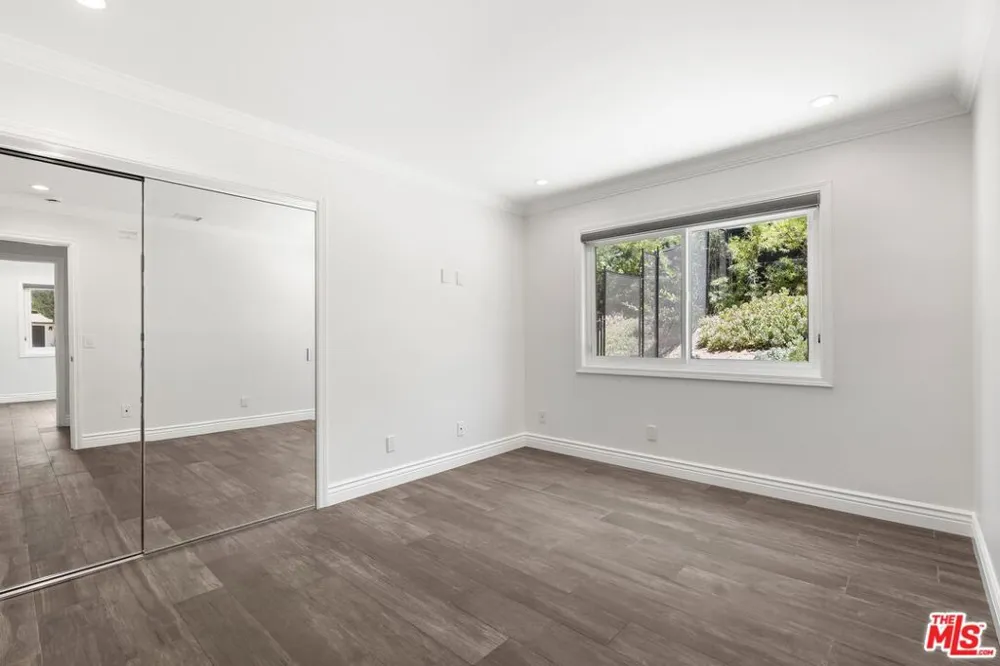 22405 Calipatria Drive Calabasas, CA 91302