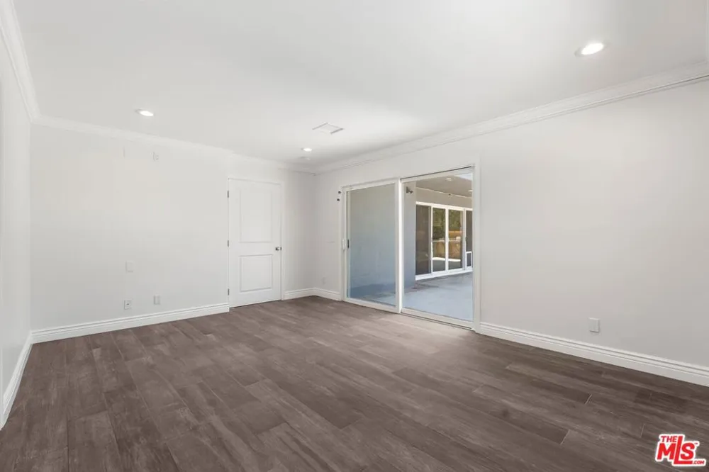 22405 Calipatria Drive Calabasas, CA 91302