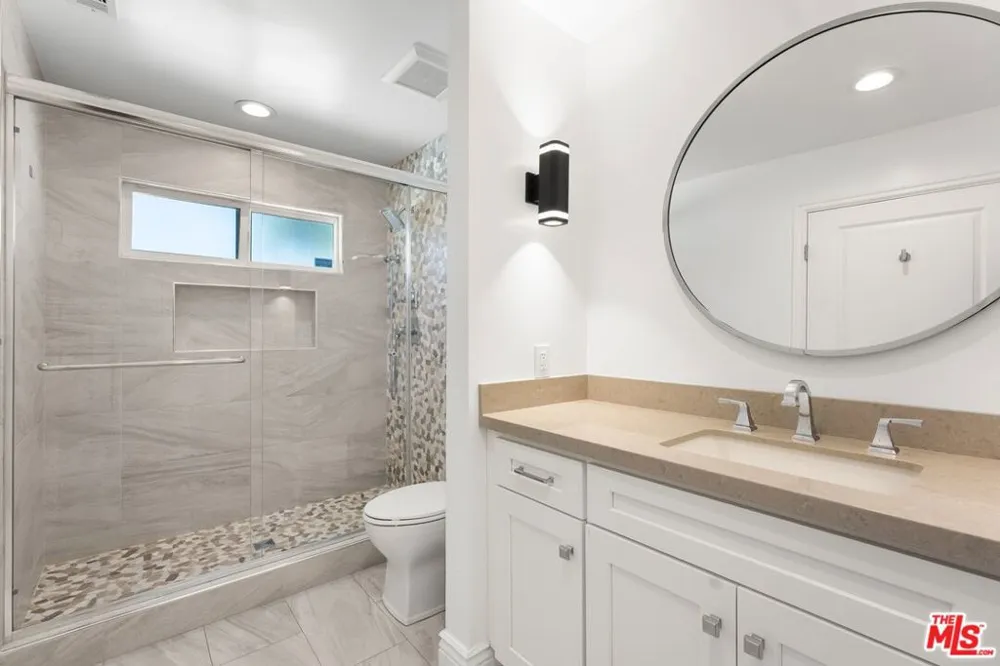 22405 Calipatria Drive Calabasas, CA 91302