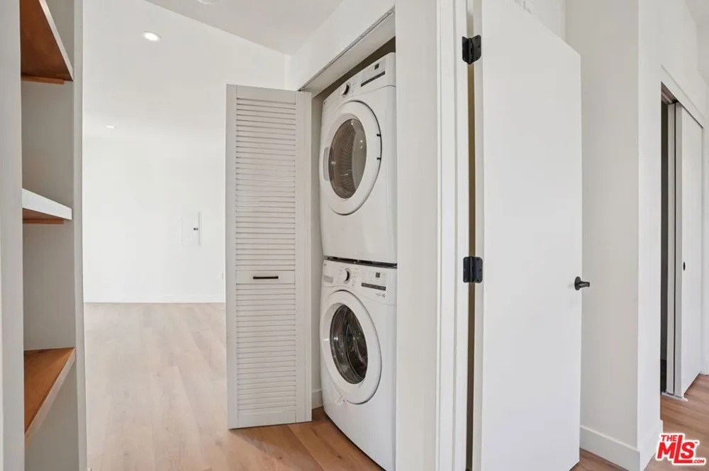 1110 S Spaulding Avenue #303 Los Angeles, CA 90019