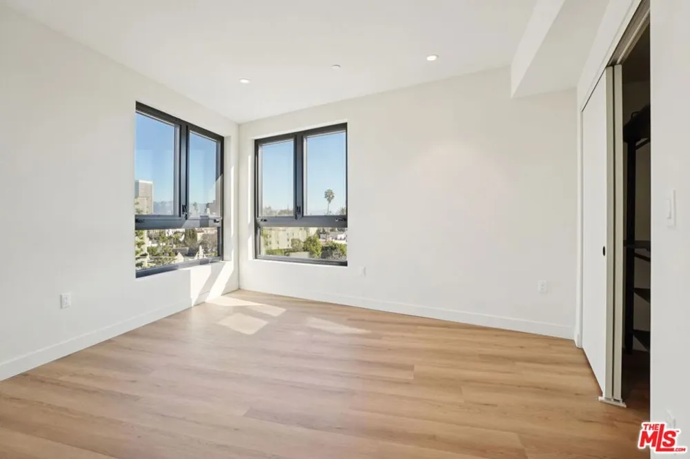 1110 S Spaulding Avenue #303 Los Angeles, CA 90019