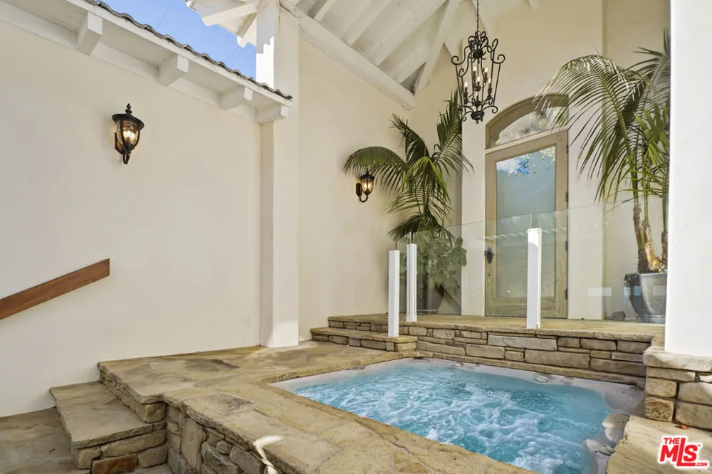 26908 Malibu Cove Colony Drive Malibu, CA 90265