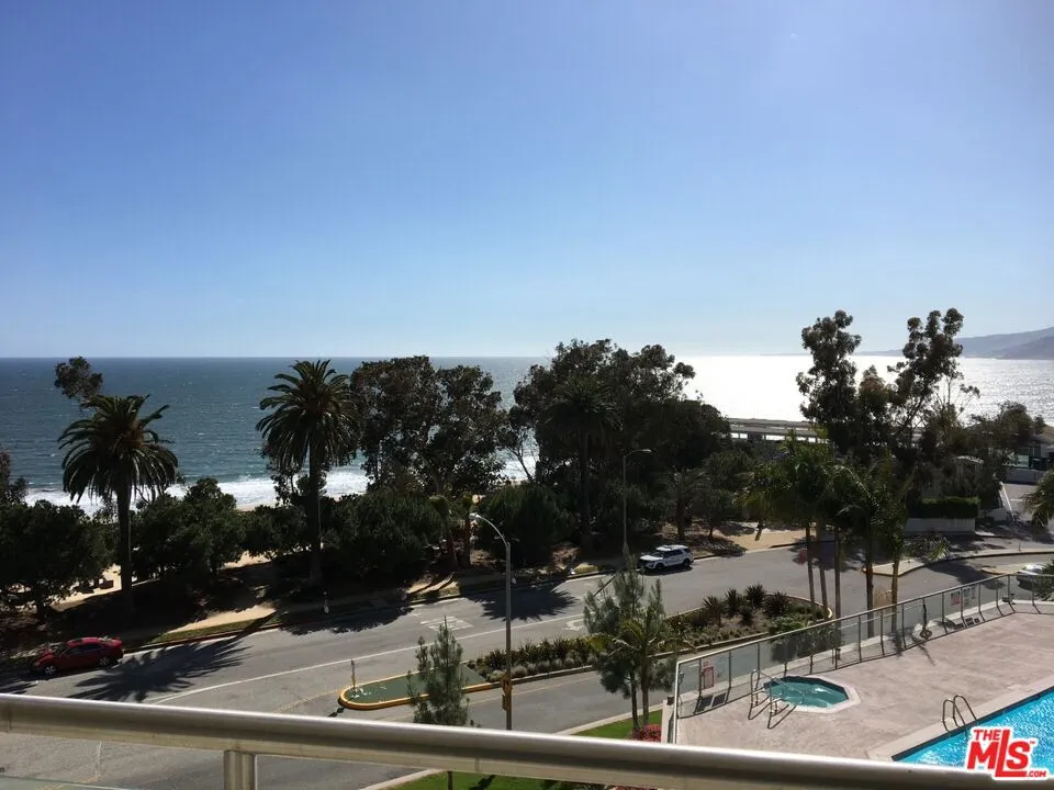 201 Ocean Avenue #602B Santa Monica, CA 90402