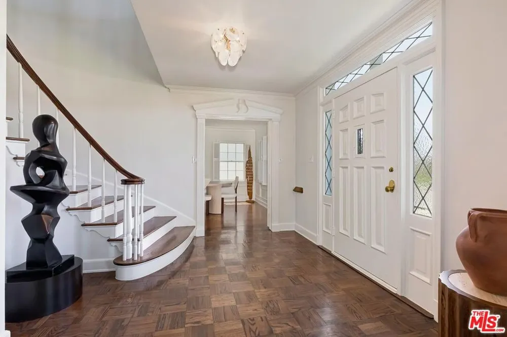2718 Motor Avenue Los Angeles, CA 90064
