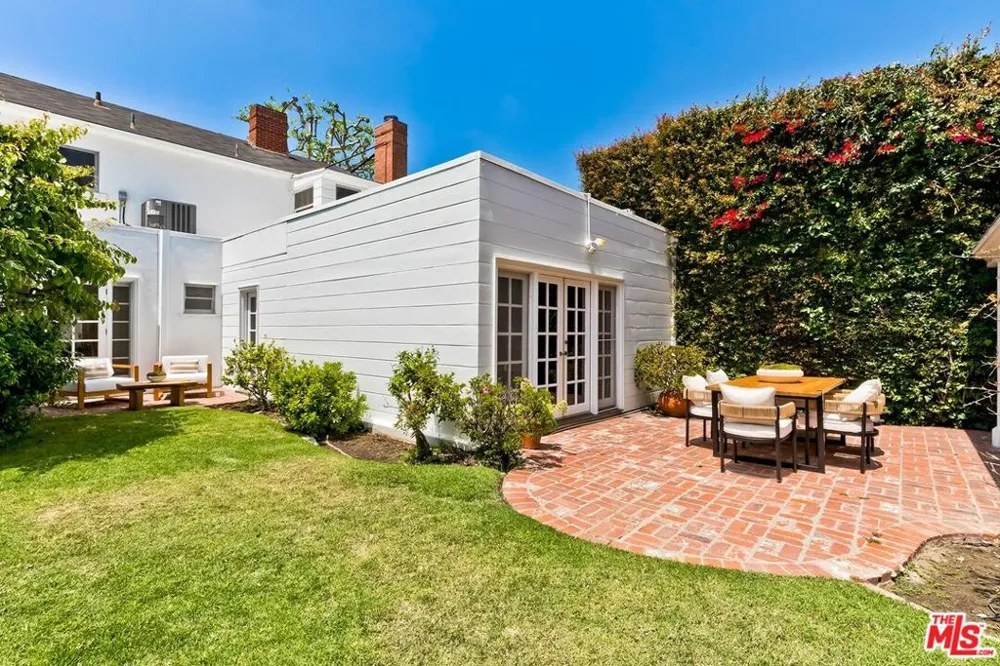 2718 Motor Avenue Los Angeles, CA 90064