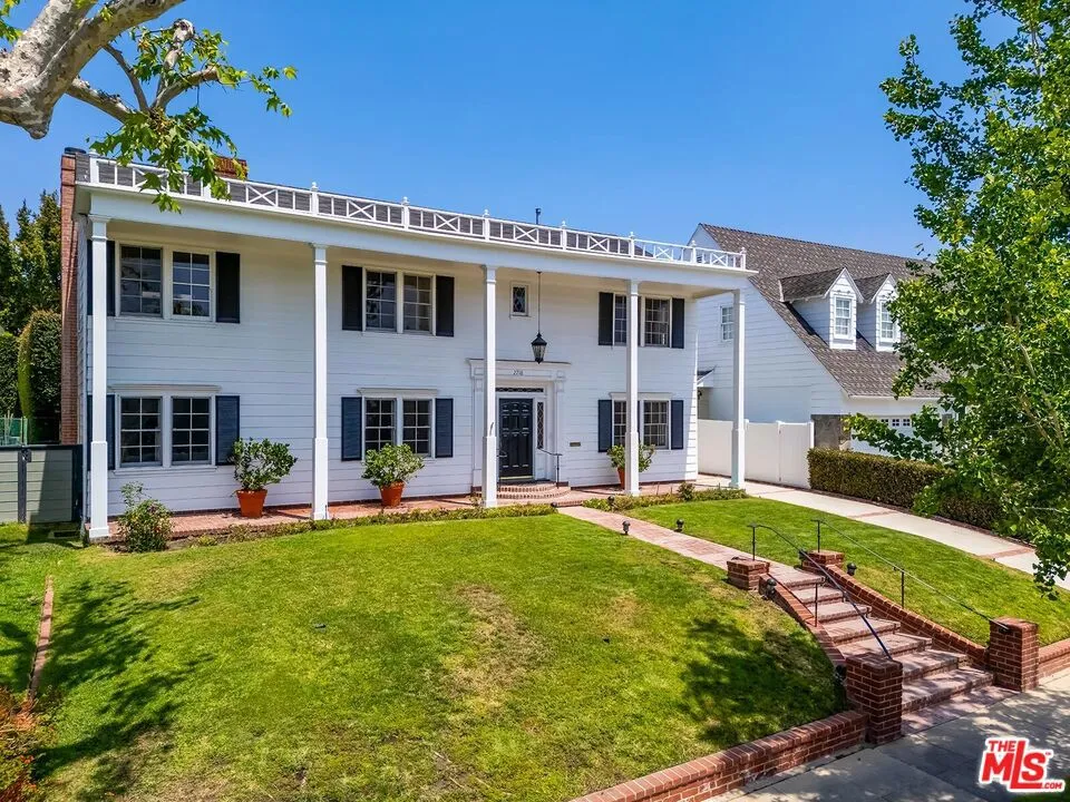 2718 Motor Avenue Los Angeles, CA 90064