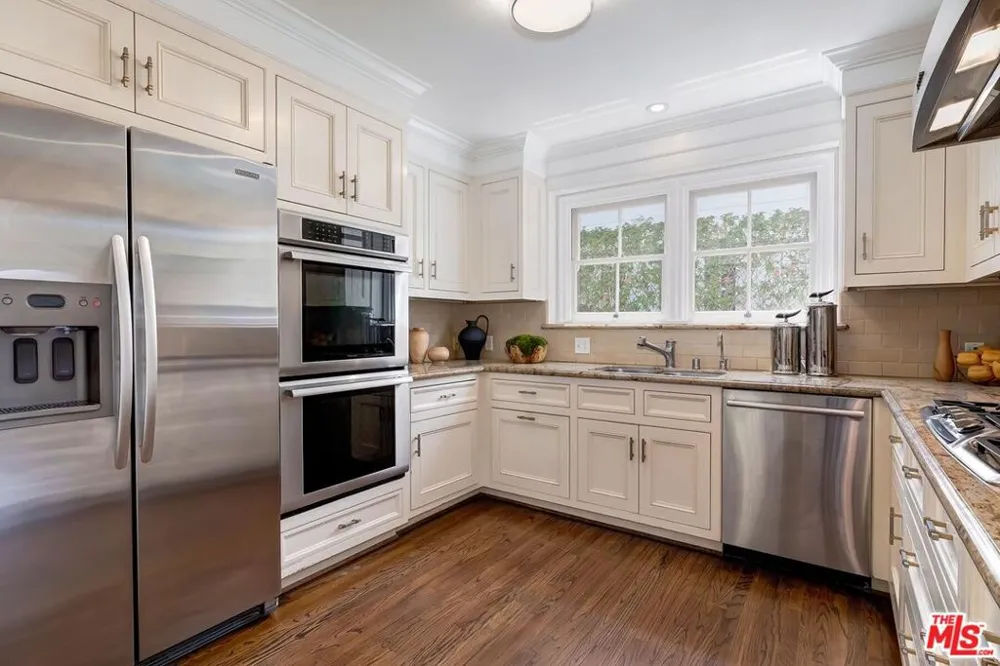 2718 Motor Avenue Los Angeles, CA 90064