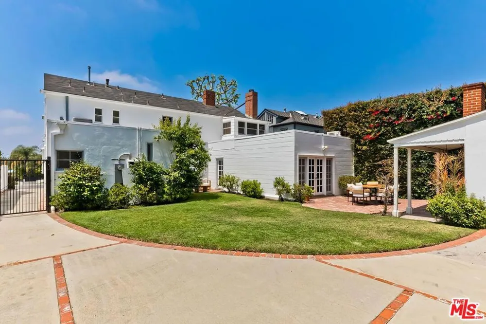 2718 Motor Avenue Los Angeles, CA 90064