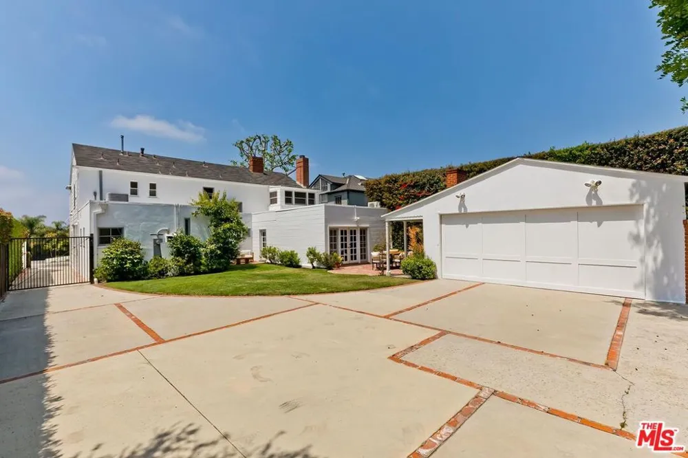 2718 Motor Avenue Los Angeles, CA 90064