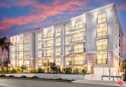 1237 S Holt Avenue #504