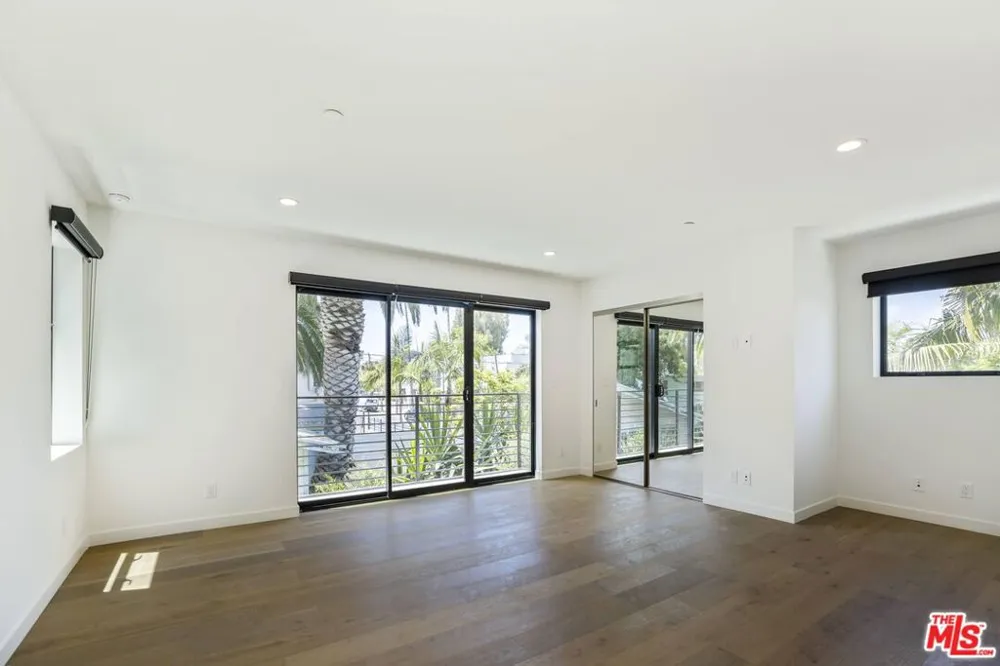 538 Vernon Avenue Venice, CA 90291