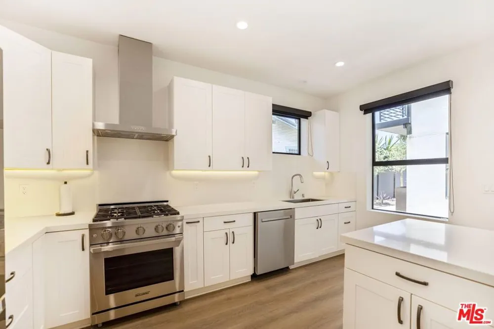 538 Vernon Avenue Venice, CA 90291