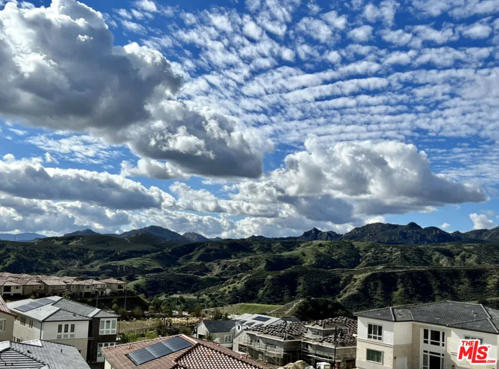 20758 W Deer Grass Court Porter Ranch, CA 91326