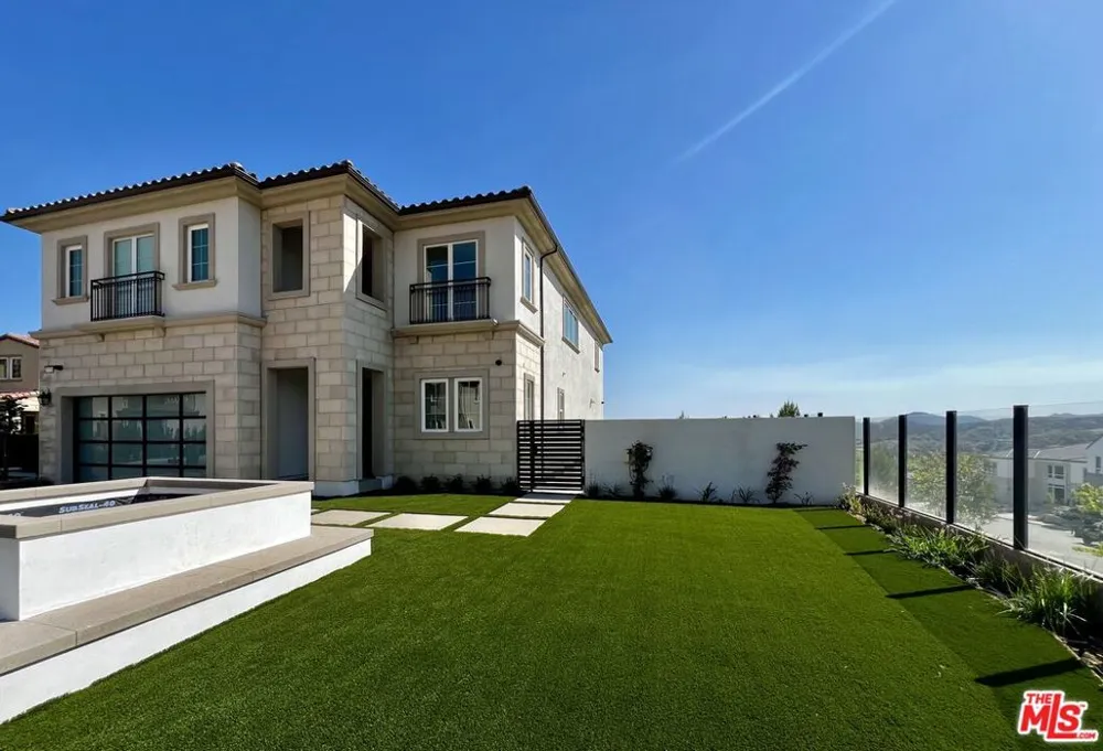 20758 W Deer Grass Court Porter Ranch, CA 91326