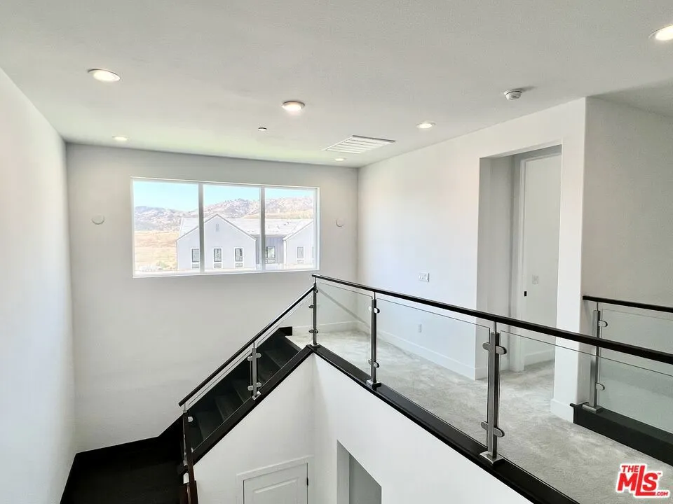 20758 W Deer Grass Court Porter Ranch, CA 91326