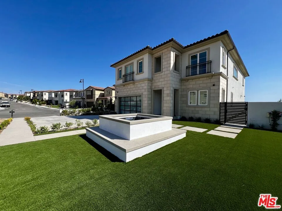 20758 W Deer Grass Court Porter Ranch, CA 91326