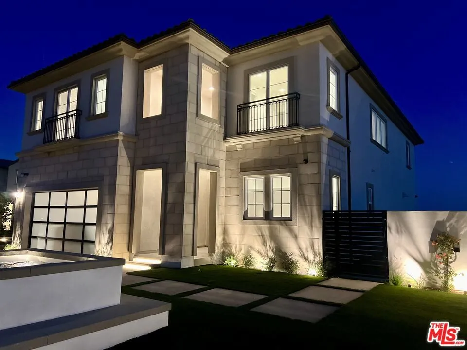 20758 W Deer Grass Court Porter Ranch, CA 91326