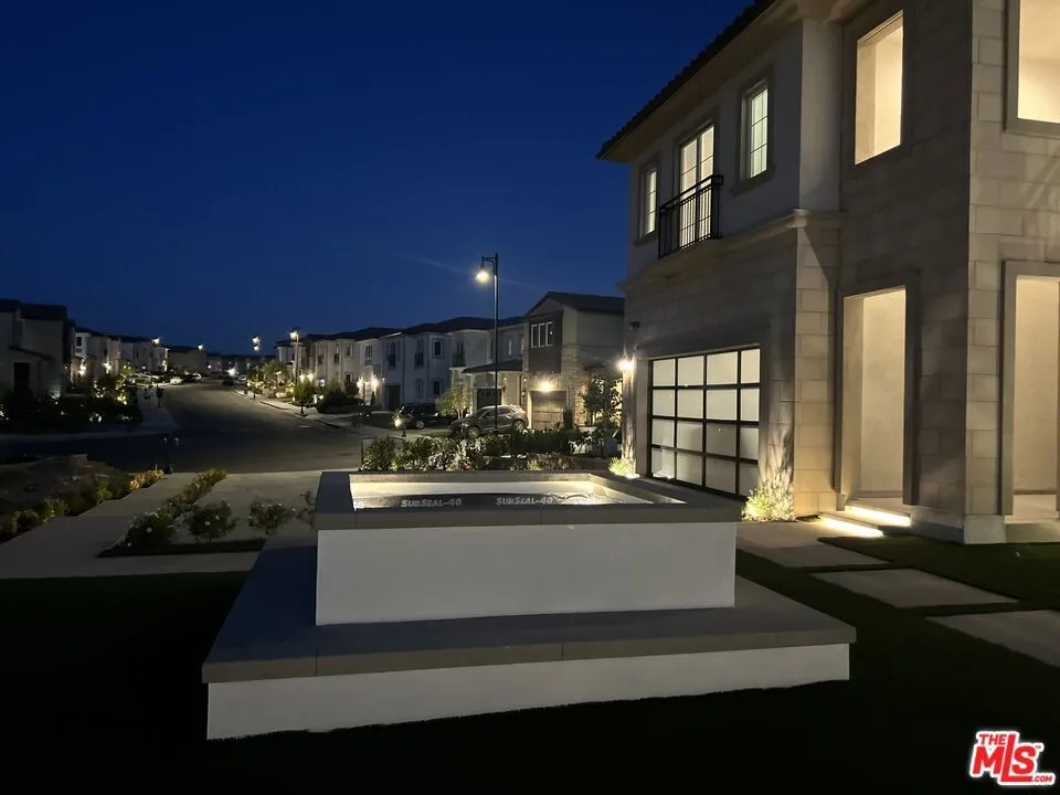 20758 W Deer Grass Court Porter Ranch, CA 91326