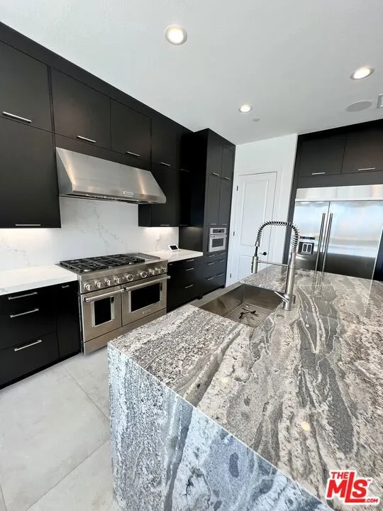 20758 W Deer Grass Court Porter Ranch, CA 91326