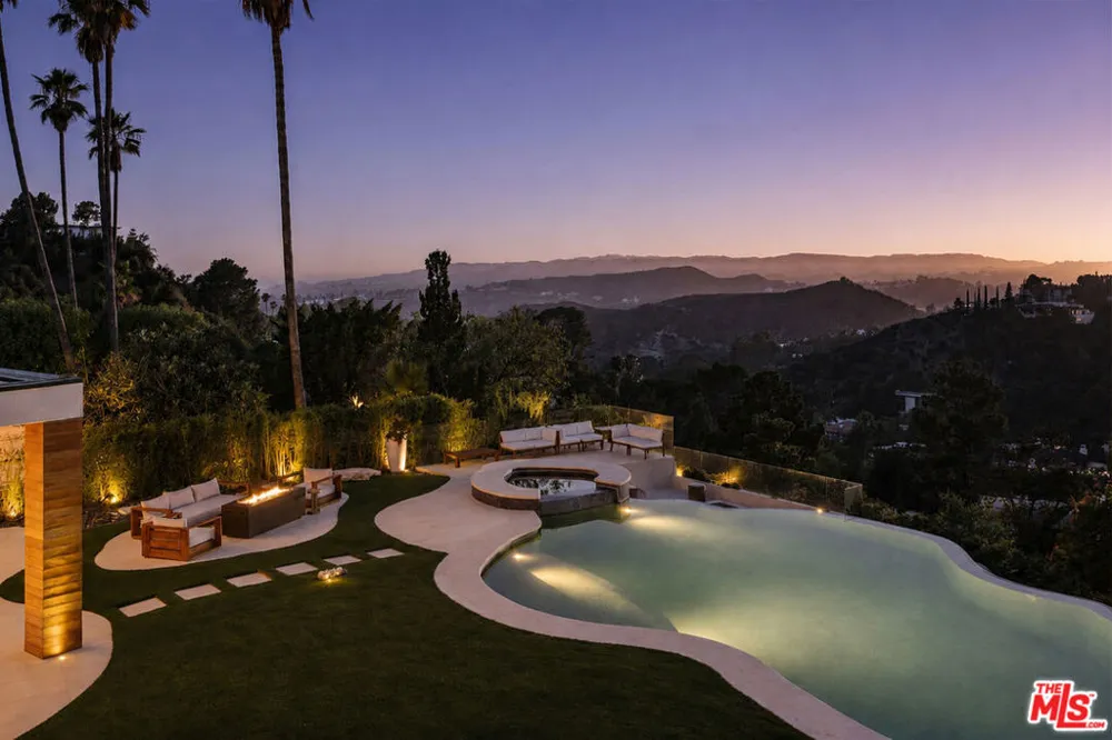 455 Castle Place Beverly Hills, CA 90210