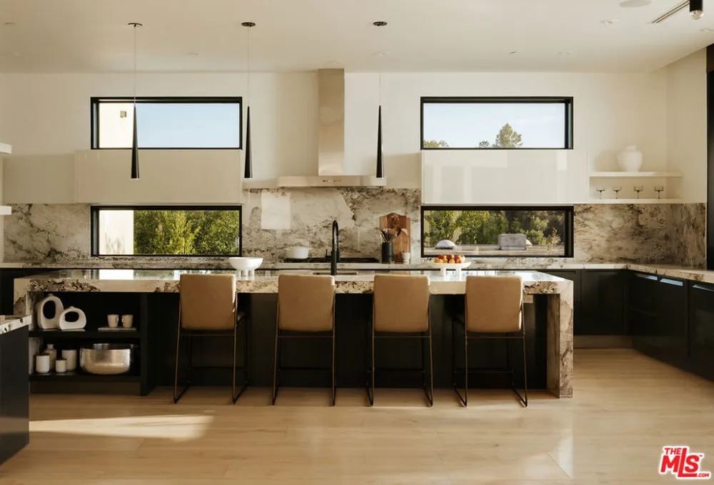 455 Castle Place Beverly Hills, CA 90210