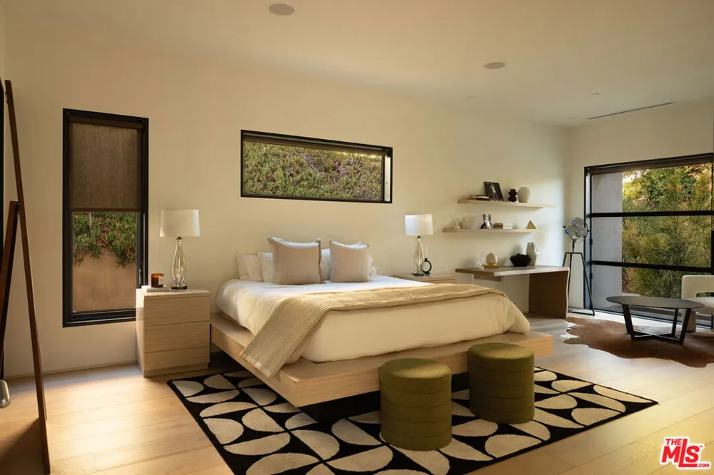 455 Castle Place Beverly Hills, CA 90210