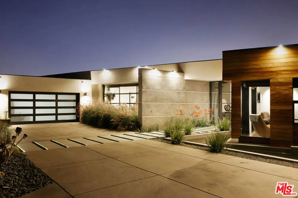 455 Castle Place Beverly Hills, CA 90210