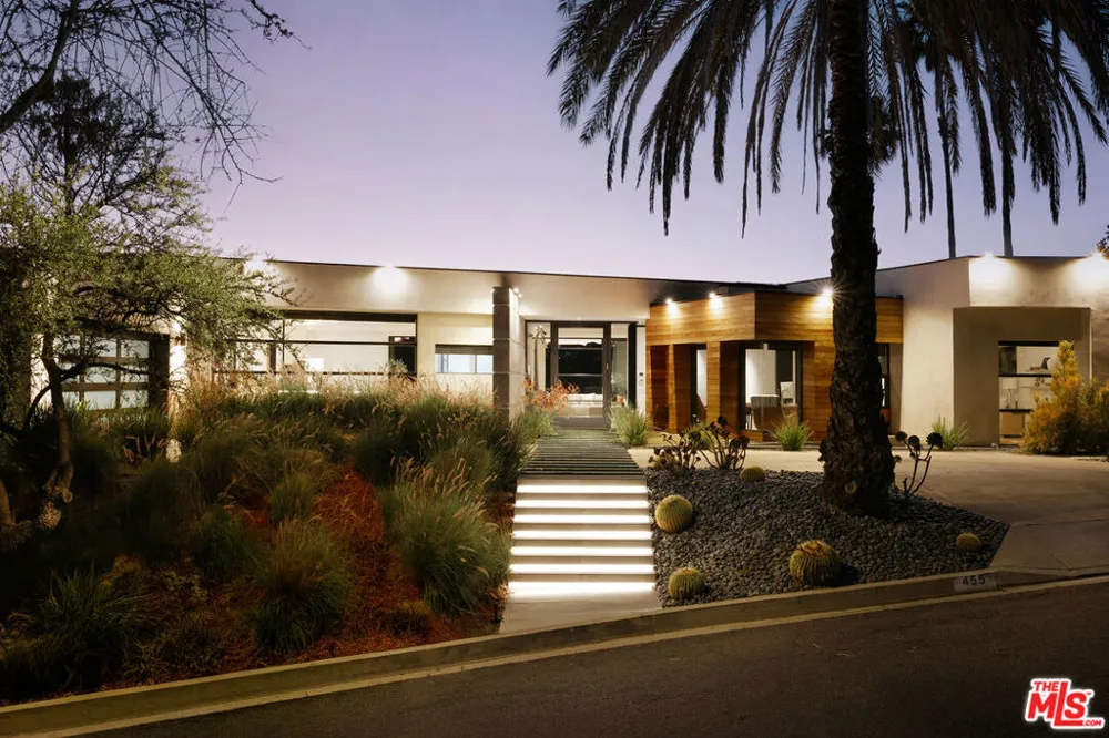 455 Castle Place Beverly Hills, CA 90210