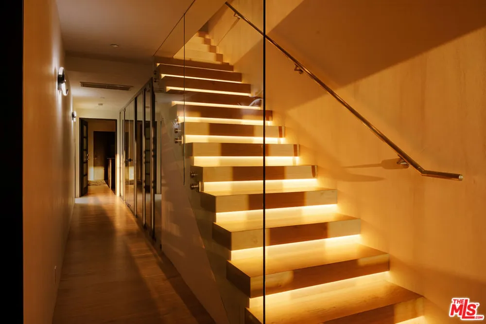 455 Castle Place Beverly Hills, CA 90210
