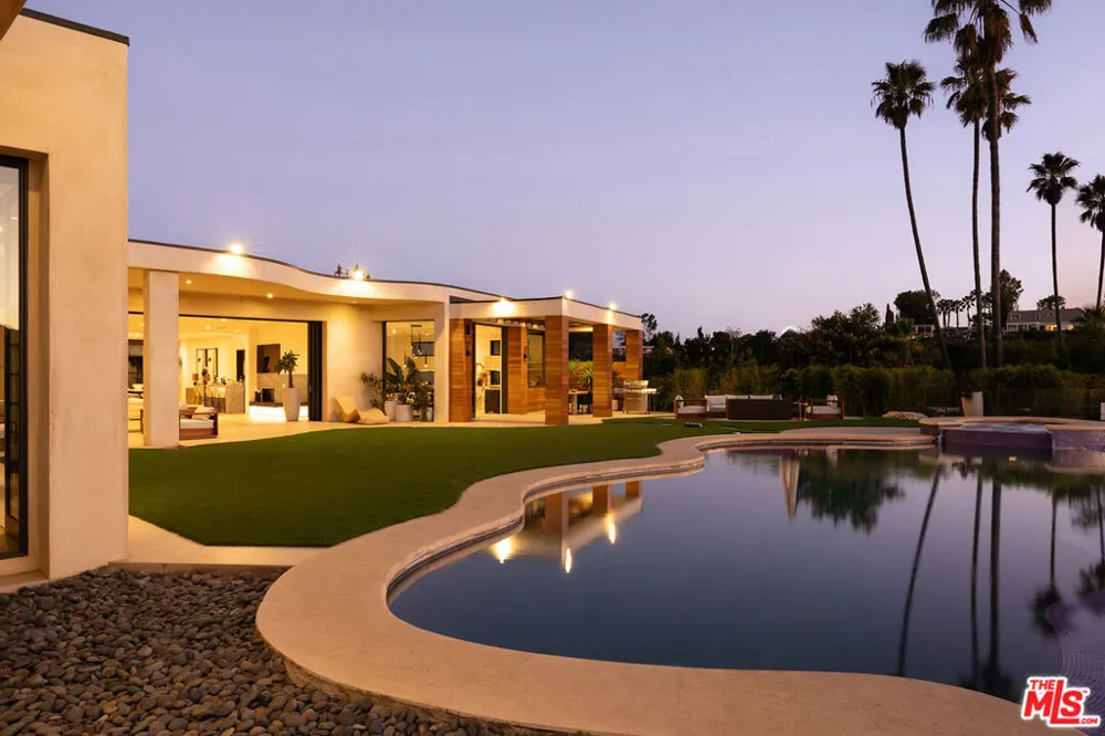 455 Castle Place Beverly Hills, CA 90210