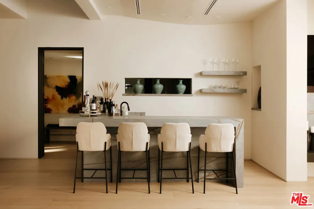 455 Castle Place Beverly Hills, CA 90210