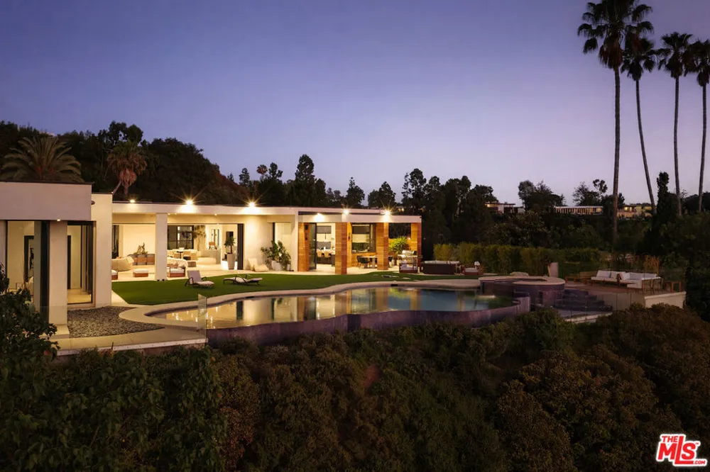 455 Castle Place Beverly Hills, CA 90210